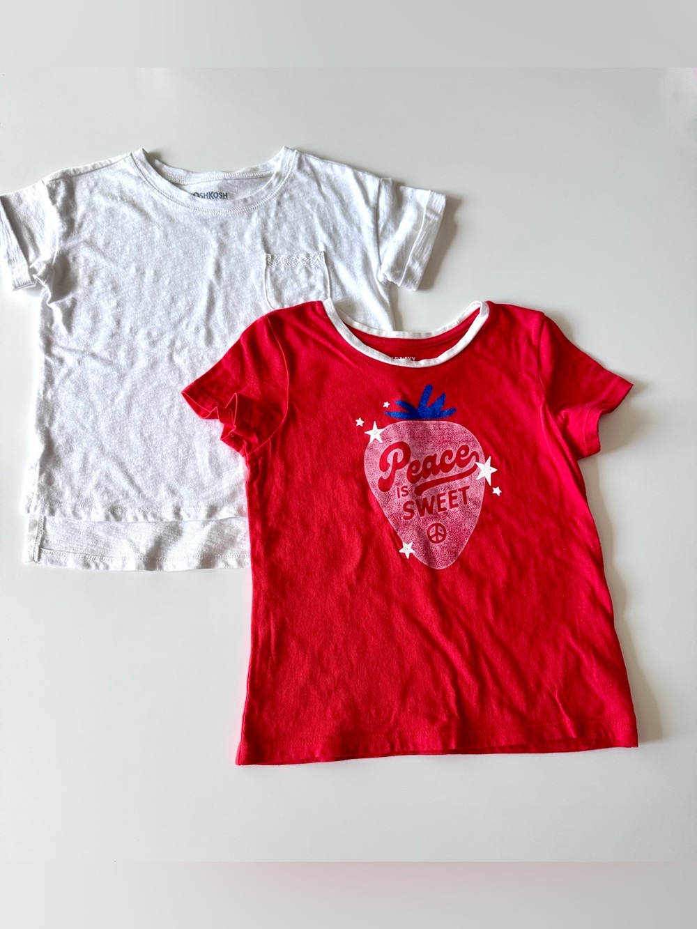 OshKosh & Old Navy White & Red Kids T-Shirt Bundle, Peace Is Sweet, size S (6-7)